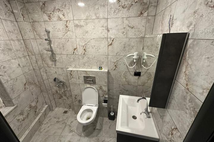 Room 8 of 13