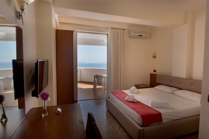 Room 3 of 56