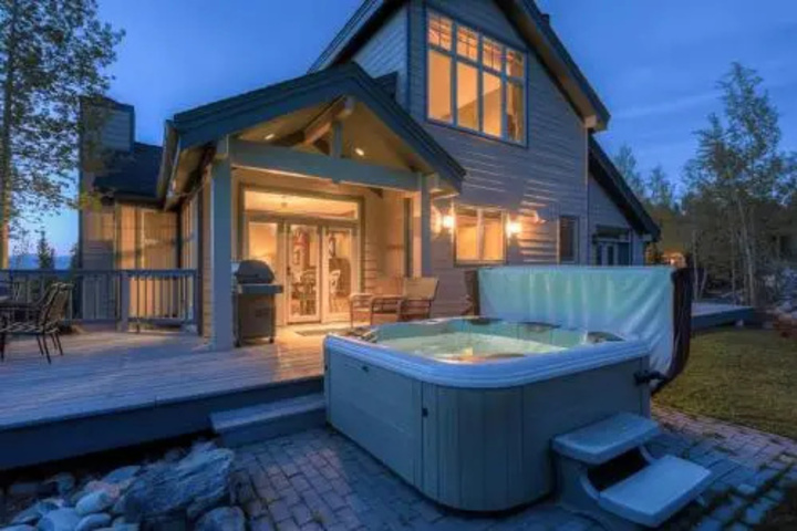 Pool 14 of 24