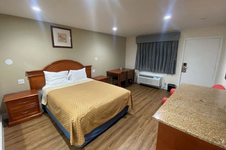 Standard Double or Twin Room (4 of 6)