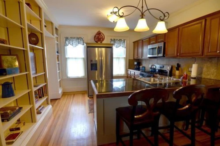 Room 3 of 130