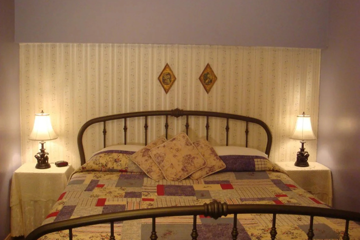 Room 3 of 18