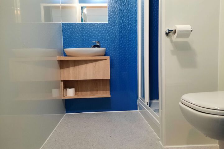 Room 33 of 44