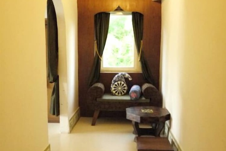 Room 9 of 34