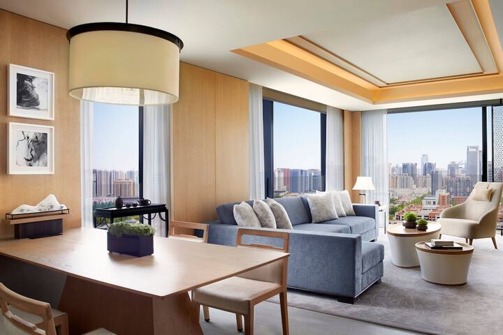 Room 45 of 112
