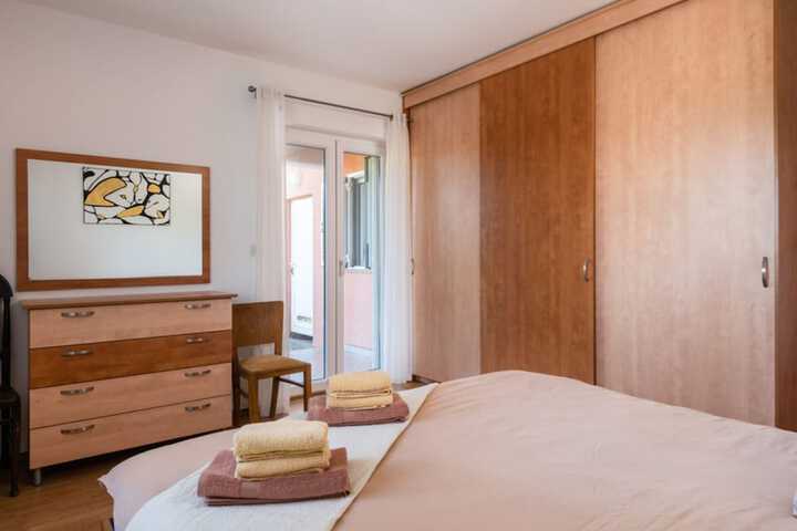 Room 5 of 41