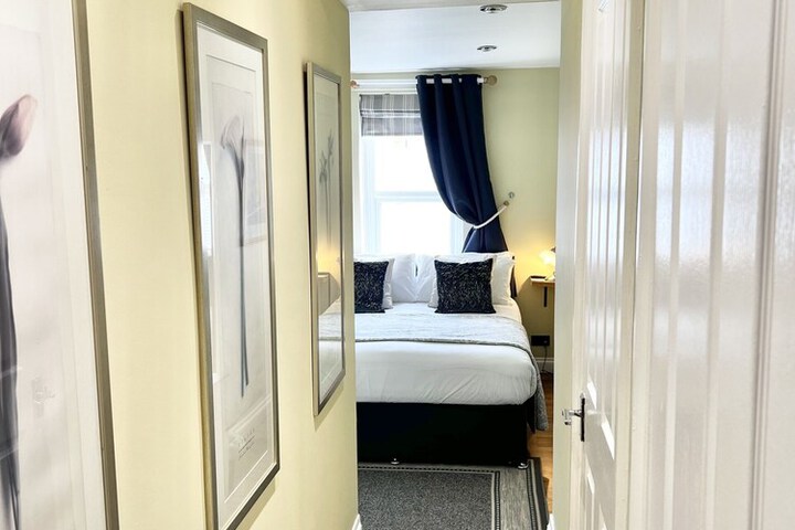 Room 26 of 74