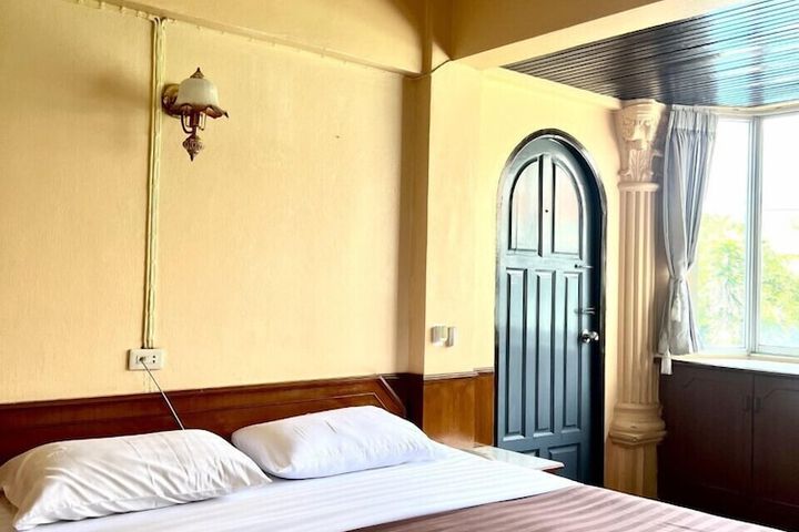 Room 16 of 54