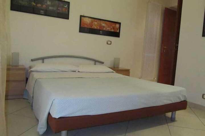 Room 16 of 33