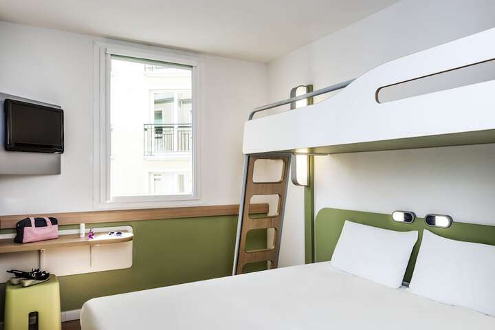 Room 4 of 27