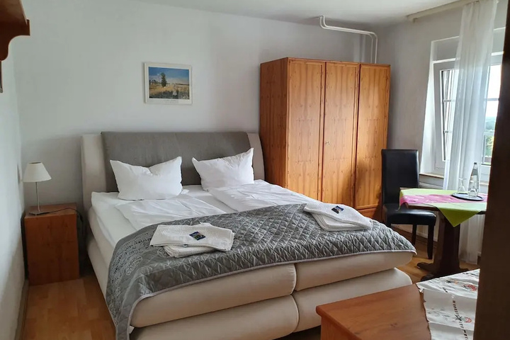 Room 5 of 23