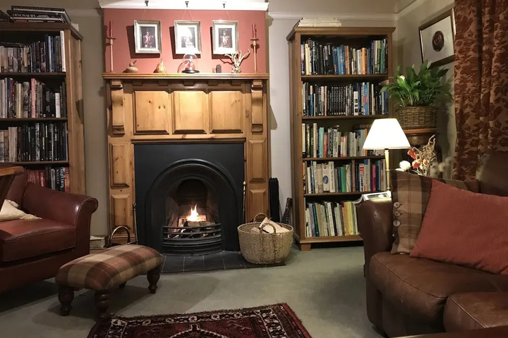 Room 9 of 13