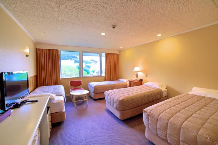 Room 11 of 42