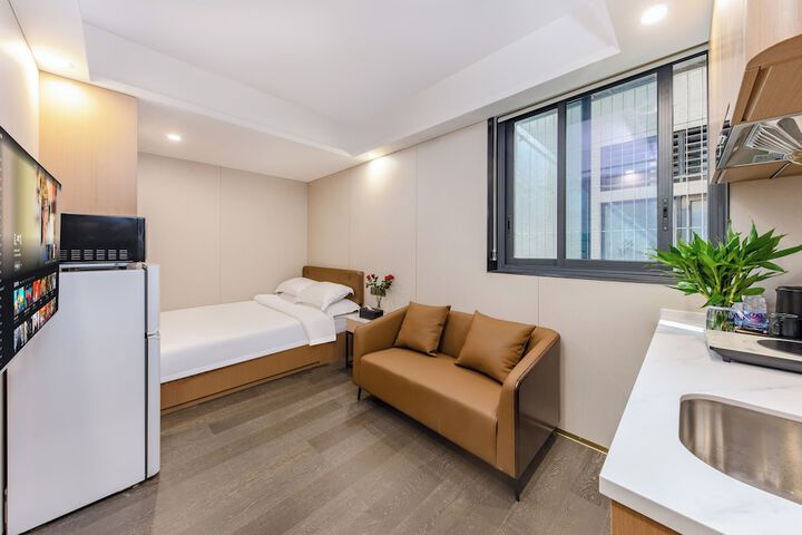 Room 12 of 42