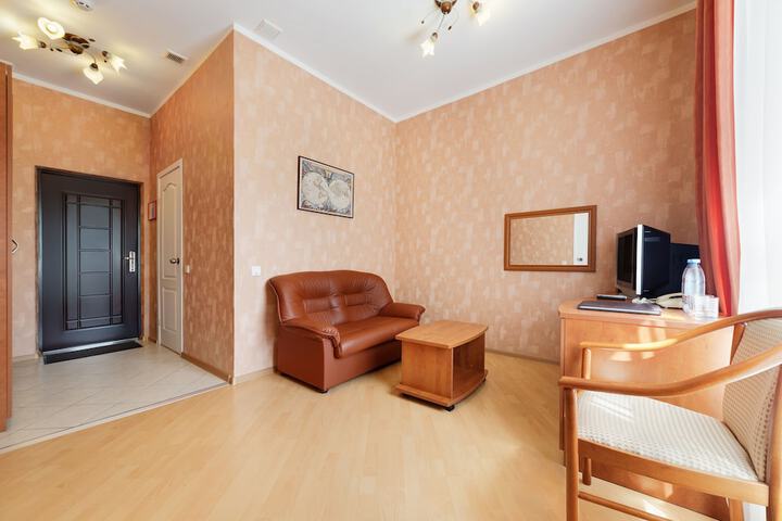 Room 9 of 46