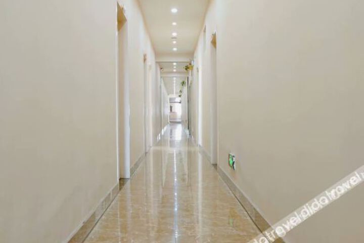 Hotel Interior 6 of 17
