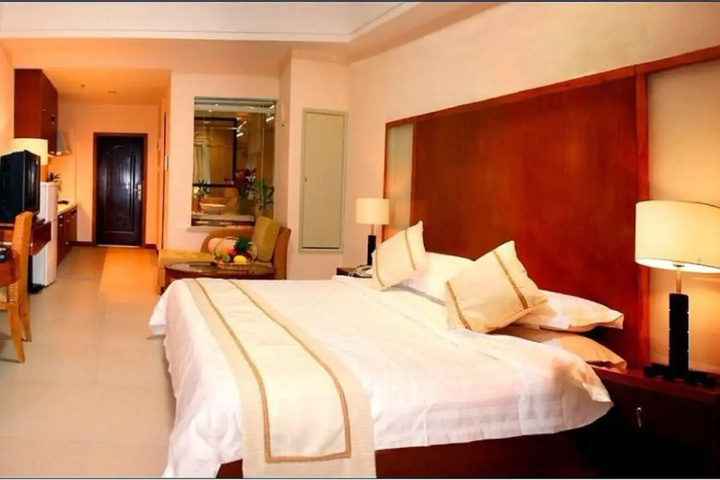 Room 4 of 12