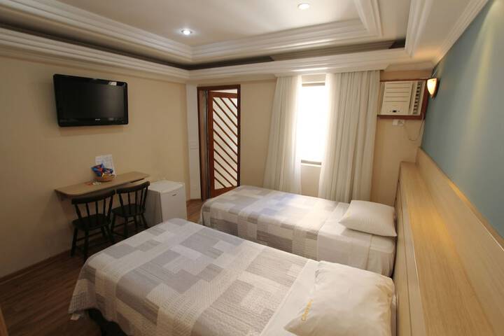 Room 6 of 35