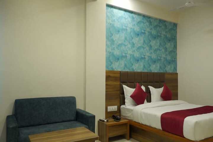 Room 16 of 16