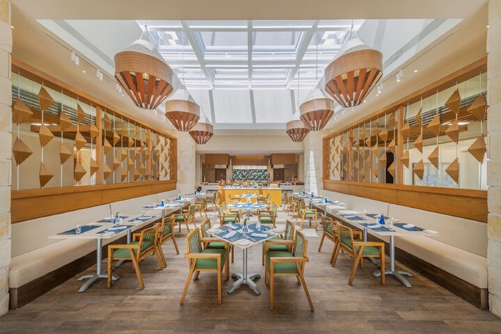 Dining 105 of 152