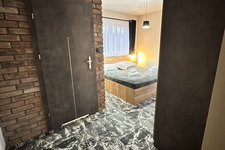 Room 17 of 110