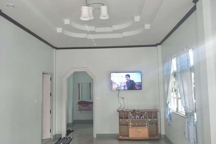 Room 4 of 11