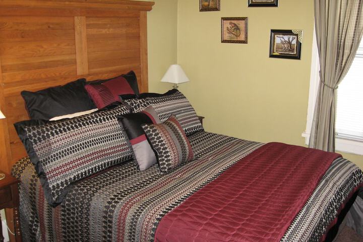 Room 5 of 114