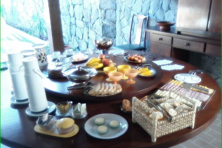 Breakfast/Coffee Service 22 of 48