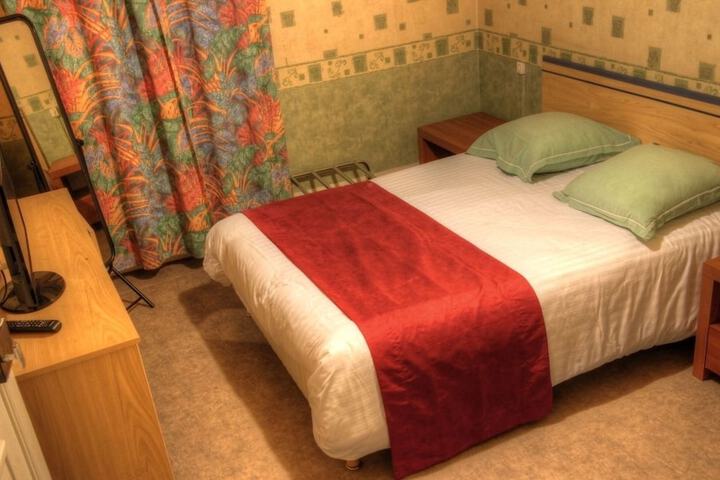 Room 4 of 64