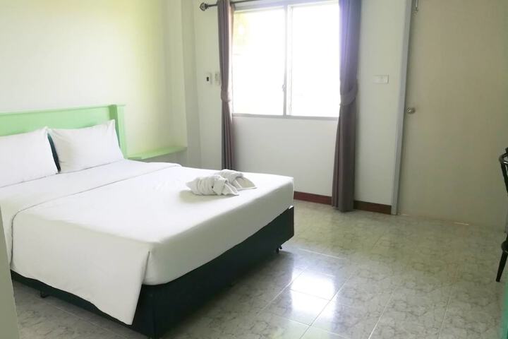 Room 9 of 20