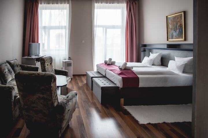 Room 18 of 38