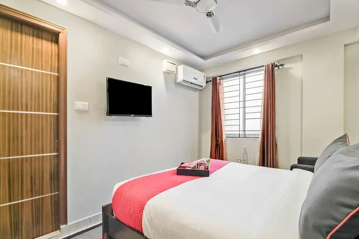 Room 6 of 15