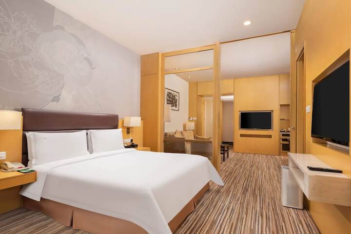 Room 7 of 75
