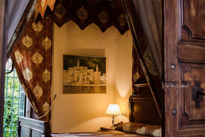 Room 7 of 40
