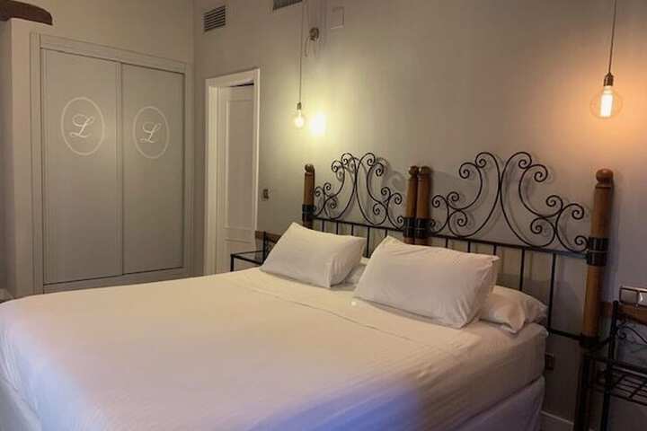 Room 9 of 30