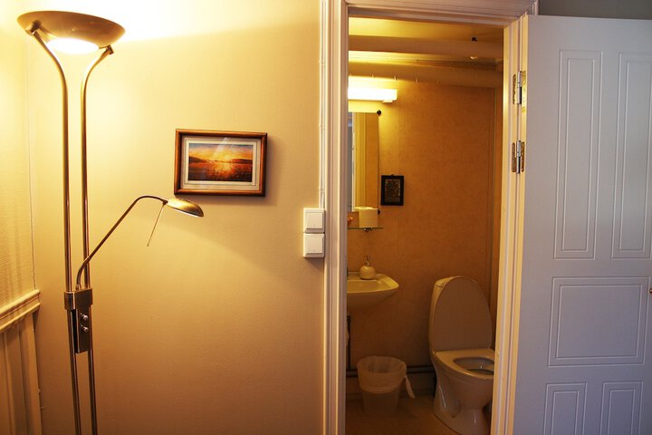 Room 18 of 48