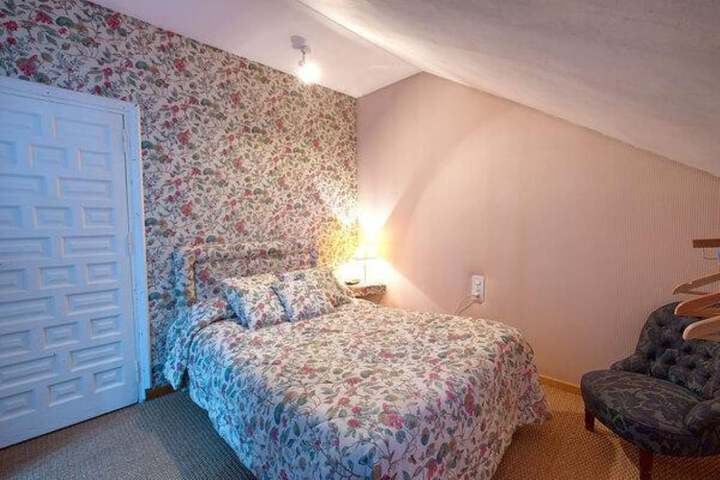 Room 10 of 90