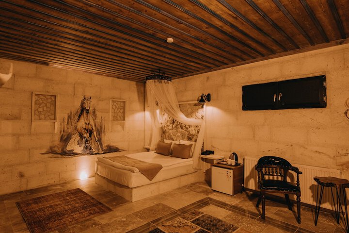 Room 13 of 99