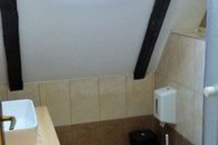 Room 7 of 15