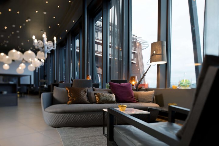Entrance & Lobby