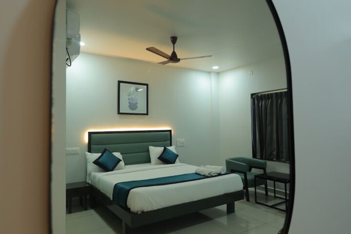 Room 27 of 48