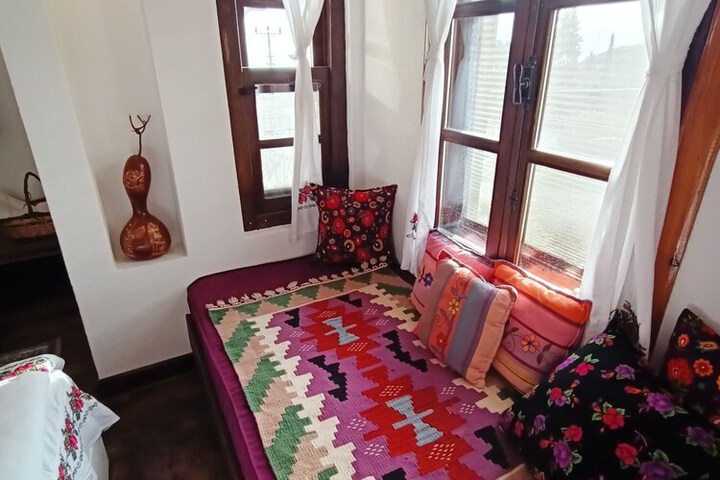 Room 12 of 85