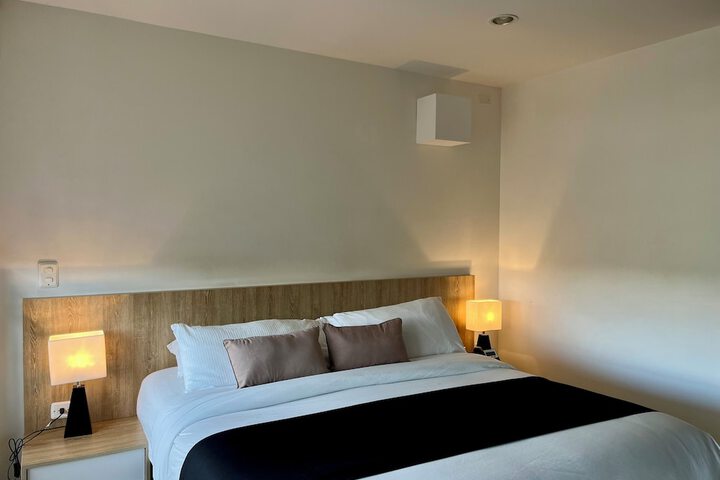Room 7 of 13