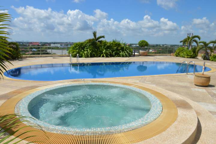 Pool 15 of 36