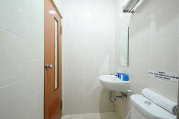 Room 3 of 20