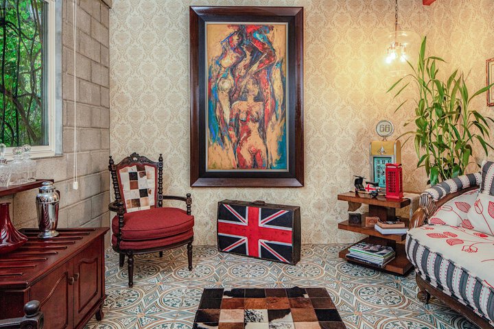 Room 6 of 63