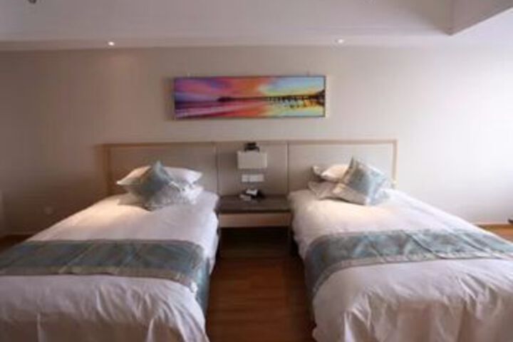 Room 15 of 21