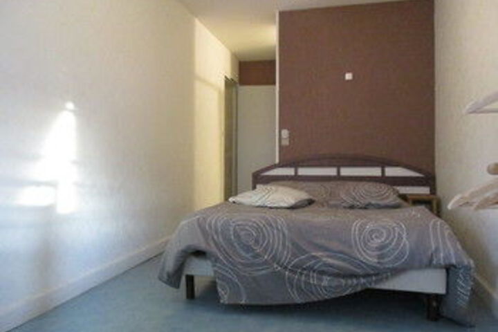 Room 10 of 36