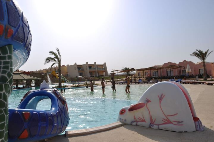 Hotel Pool