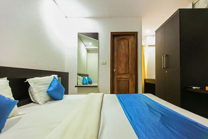 Room 9 of 21